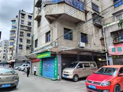 中坝农贸市场旁200平门面房东直租